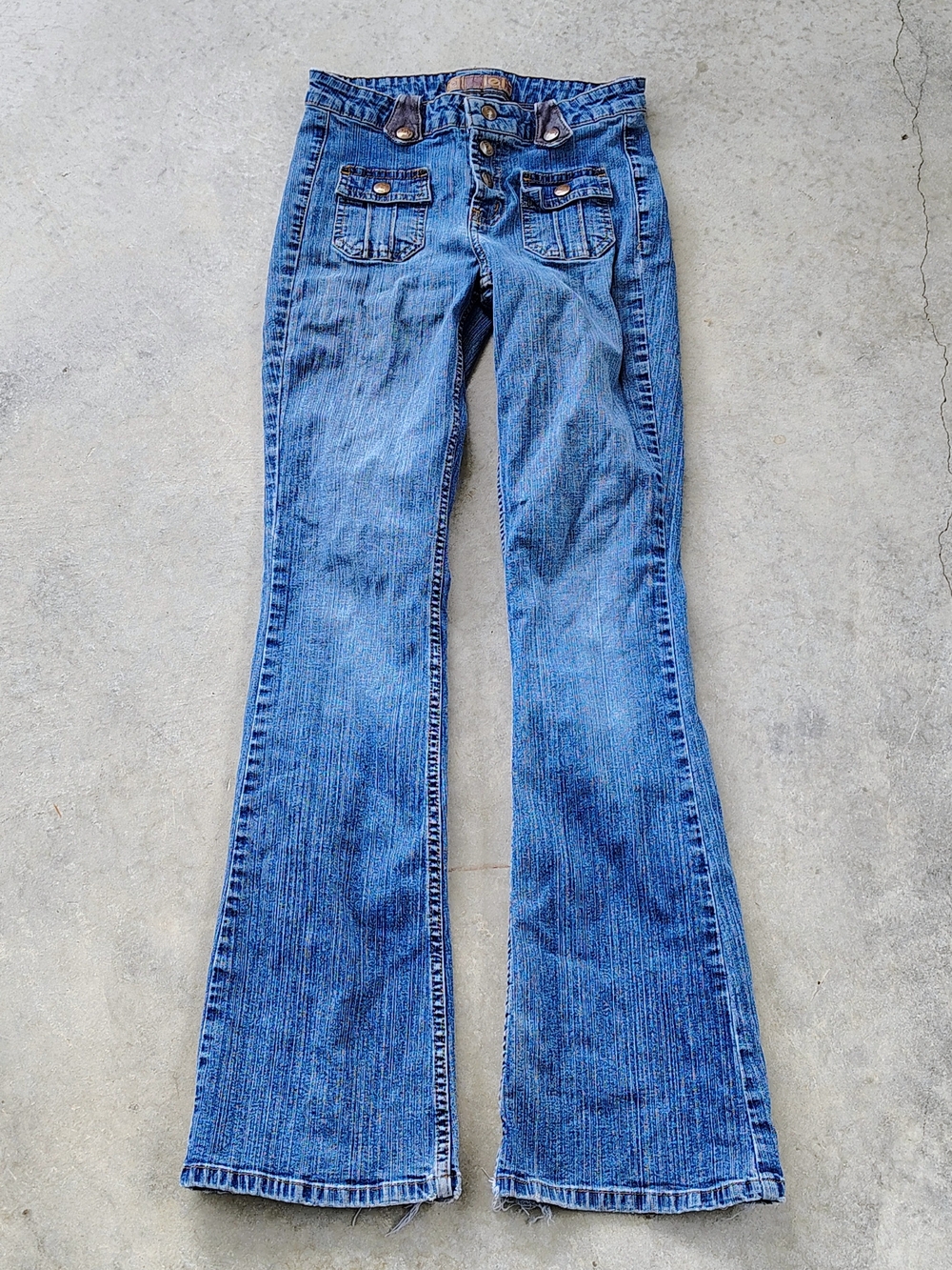 L.E.I Vintage Y2K Flared Jeans